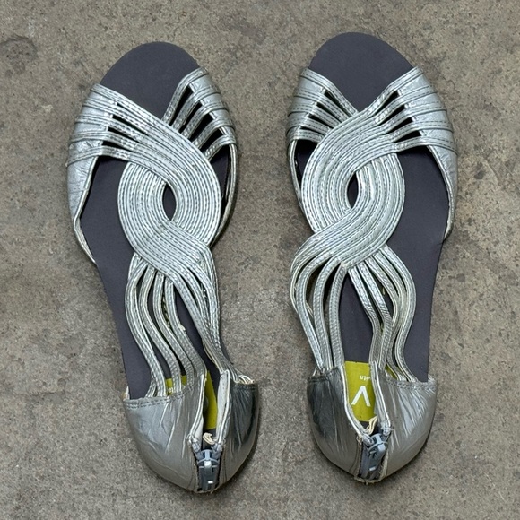 D V by Dolce Vita Sandal Flats - Picture 1 of 5